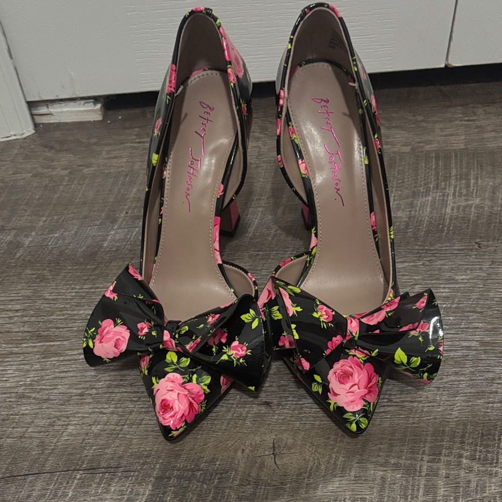 Betsey Johnson Black and Pink Floral Heels